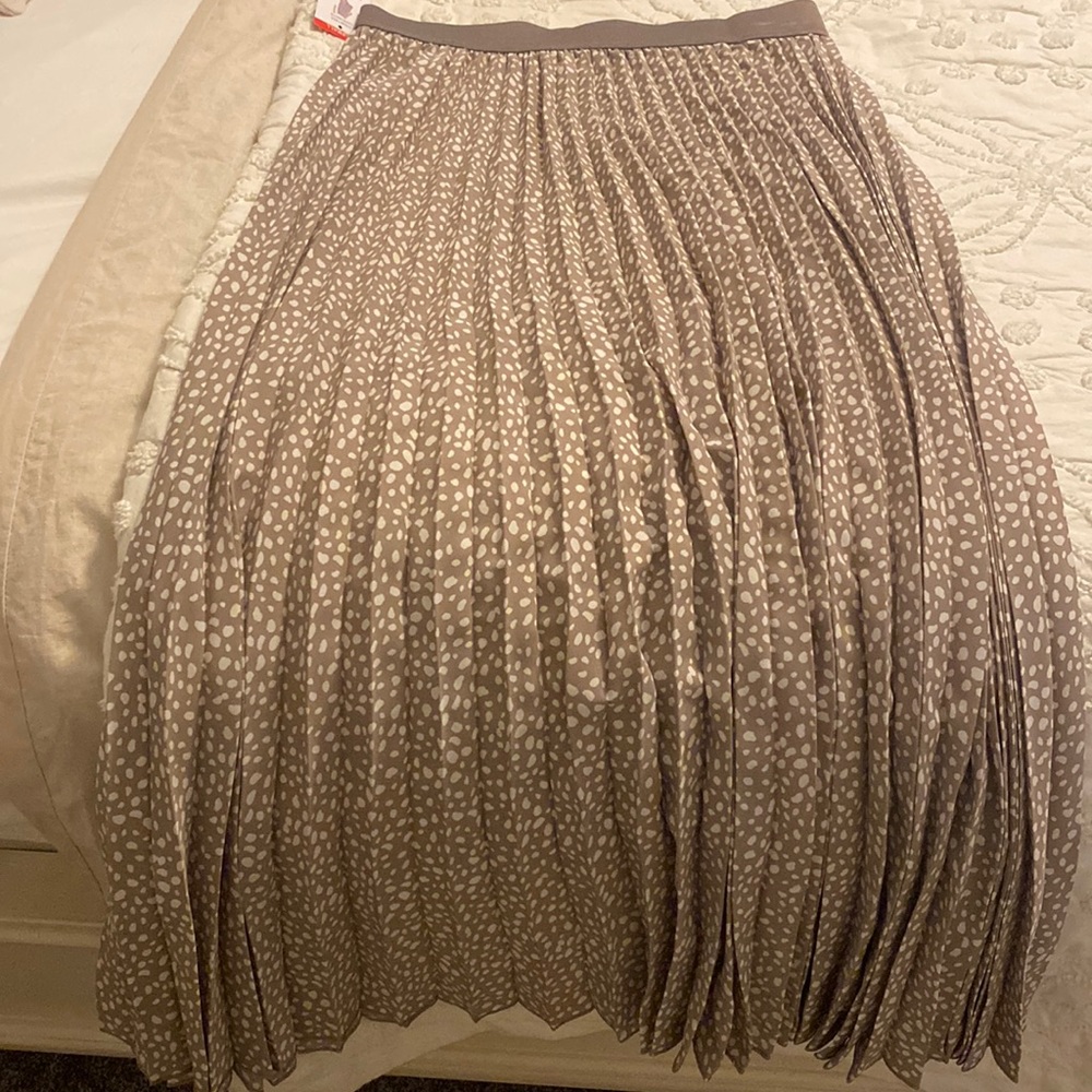 Vine Camuto pleated midi skirt